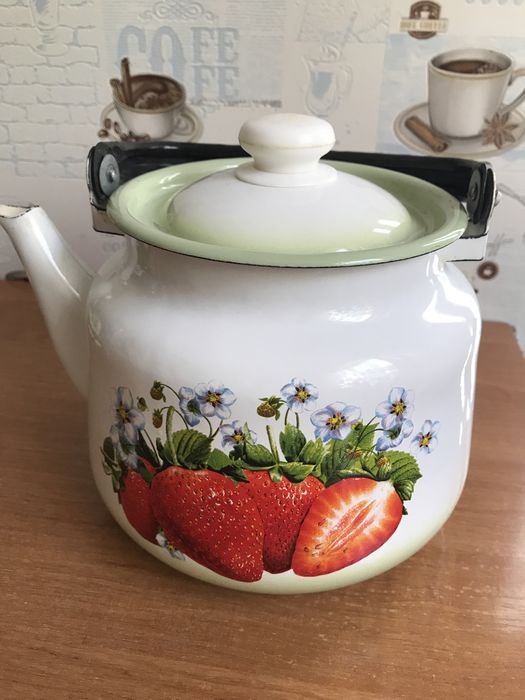 Эмалированный чайник