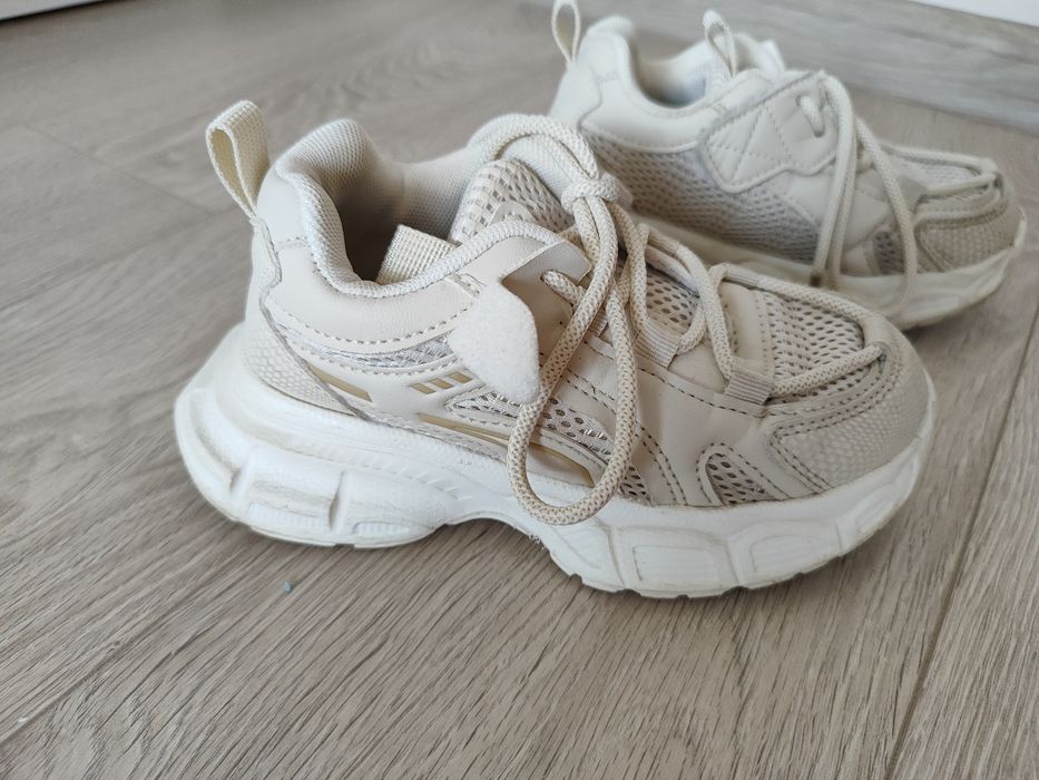 Кросівки для дівчинки