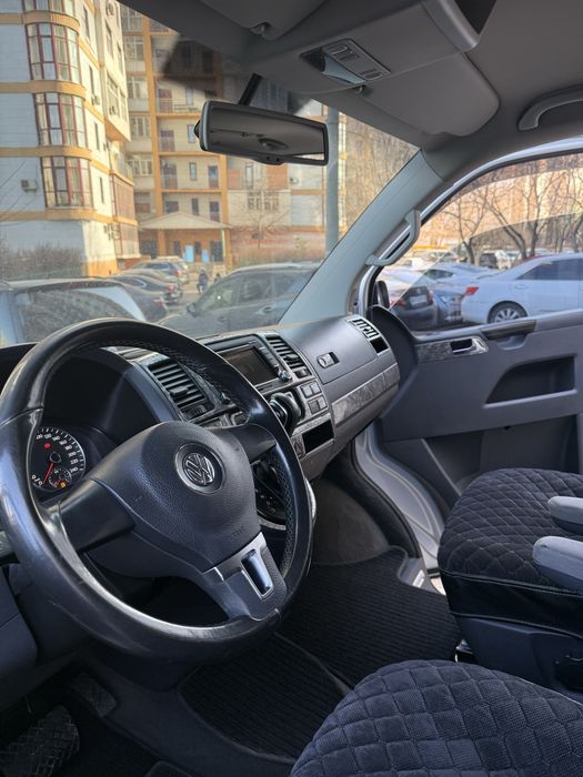Volkswagen  multivan продам бус от хозяина