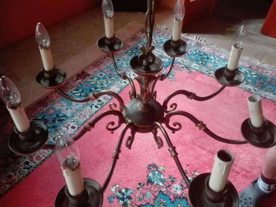 Piękny żyrandol 8 żarówek, lampa