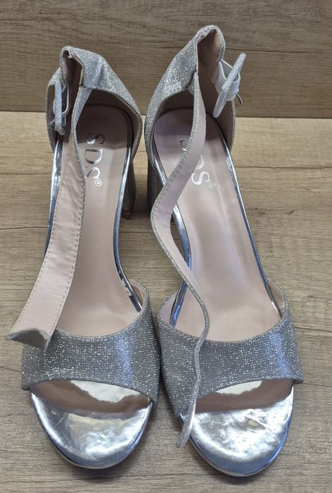 Srebrne damskie buty