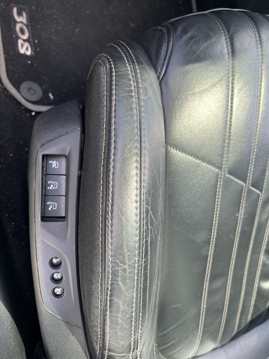 Peugeot 308 t9 шкіряний салон сідушки.
