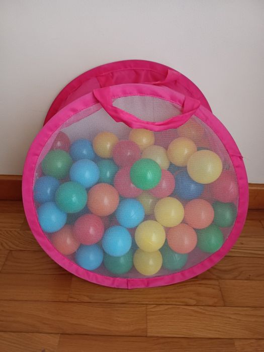 Piscina nova com saco de 90 bolas