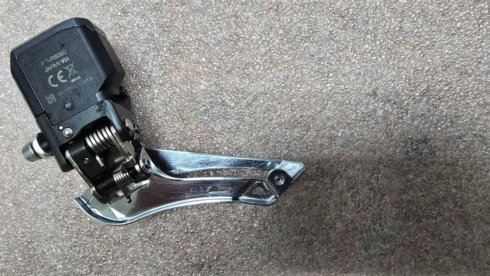 Передній перемикач Shimano Ultegra Di2 FD-R8050