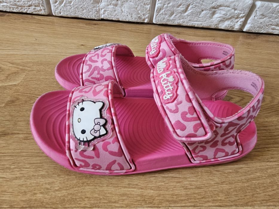 Lekkie sandały r. 32 + czapka Hello Kitty na rzep w kotki