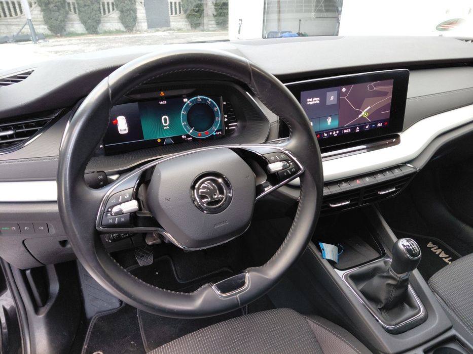 Skoda octavia 2.0 tdi manual,full led,virtual,radary