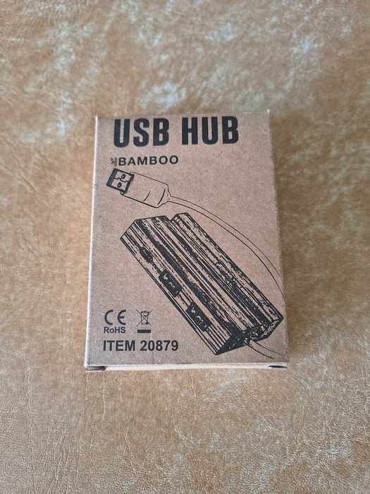 Hub USB em Bambu - 2x USB-A + USB-C | Suporte Telemóvel | Novo