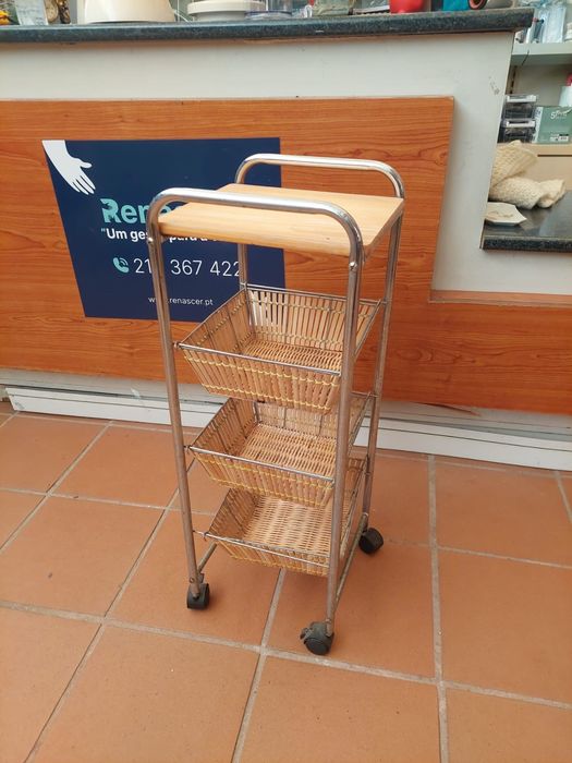 Carrinho de verga para cozinha