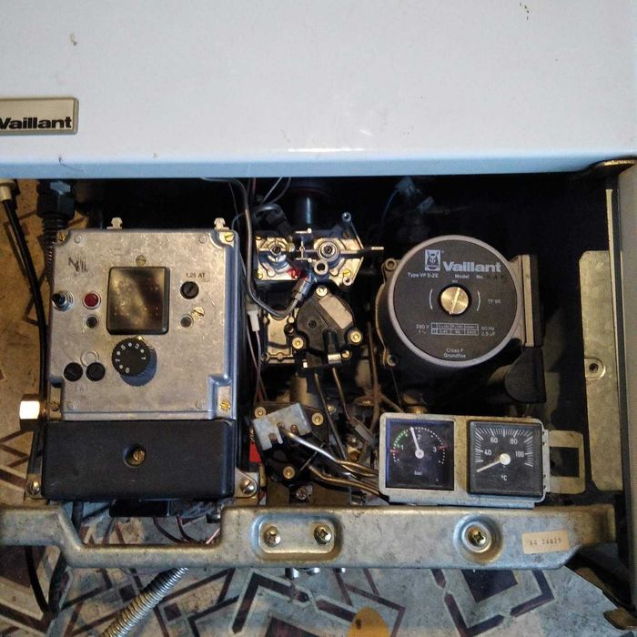 продам газовий котел Vaillant VCW NL  242 E A25