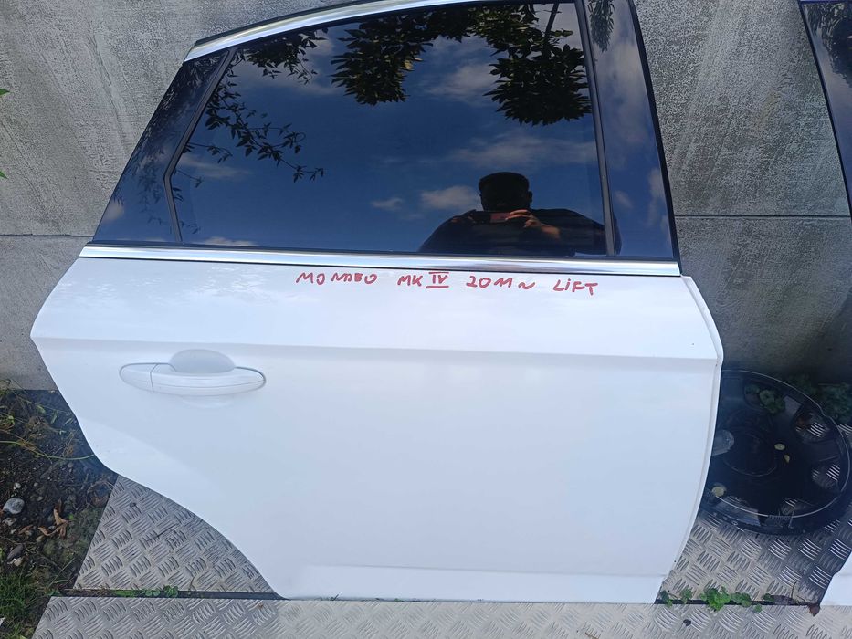 Drzwi Prawy Przód / Prawy Tył Ford Mondeo MK4 HB / Kolor F6 / W kolor