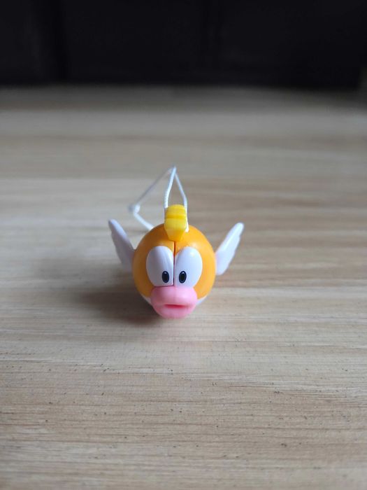 Rybka Cheep-Cheep żółta Kinder Joy Super Mario Bros Nintendo VQ402A