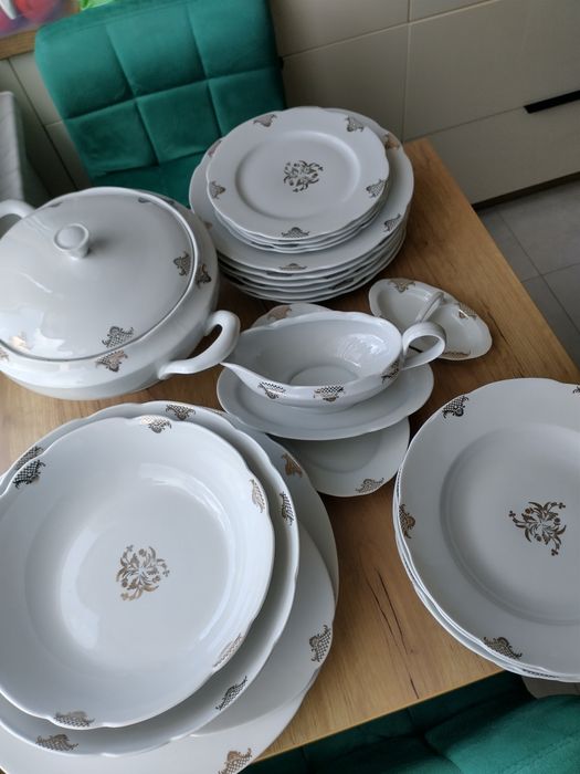 Serwis obiadowy Ćmielów złoty porcelana