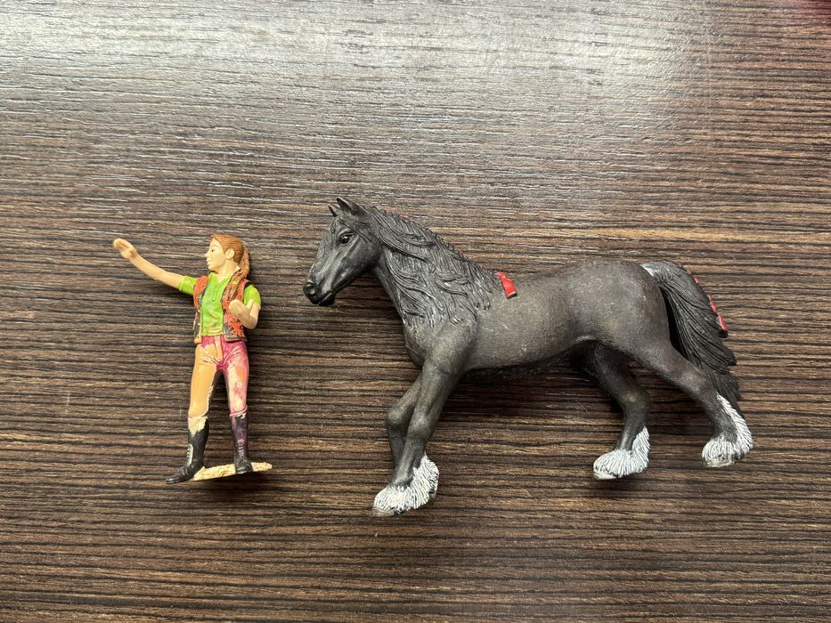 Конюх та кобила Schleich