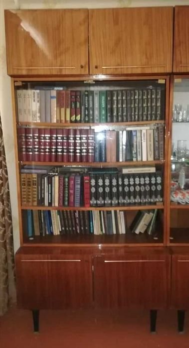 Стенка гостиный гарнитур выс 2м 8см дл.2м 50см полирован. 70-года СССР