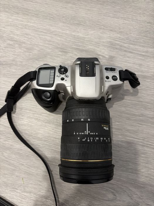 Minolta Dynax 500si + Sigma 28–70 mm Lens64737765971329122