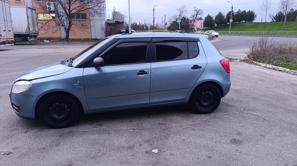 Продам Шкоду Фабия 1.2 2009 год