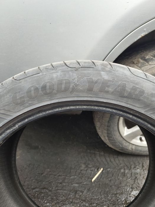 Goodyear 265/45 R21