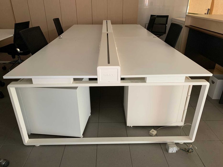 Vende-se Secretarias FAMO: "PingPong"