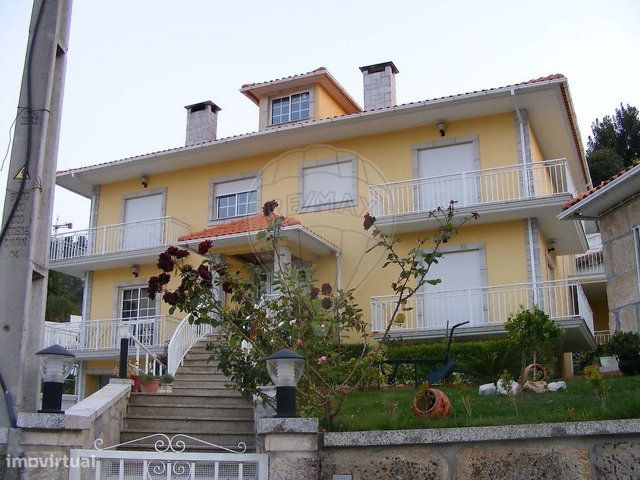 Moradia T11 para venda