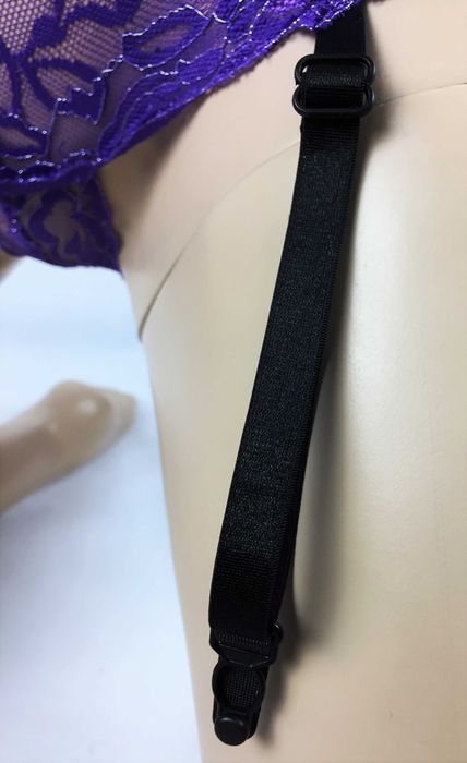 Pas do pończoch połączony ze stringami r. S (Nowe)