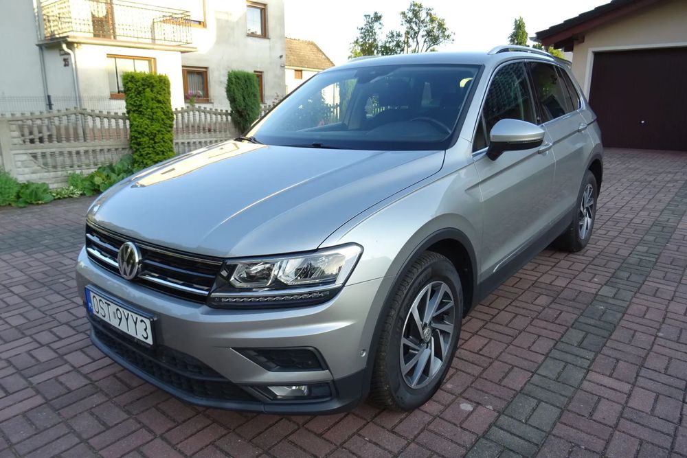 Volkswagen Tiguan 2.0 TDI 150 KM Bezwypadkowy Ledy Navi Kamera Alu Temp ACC Keyles Goo