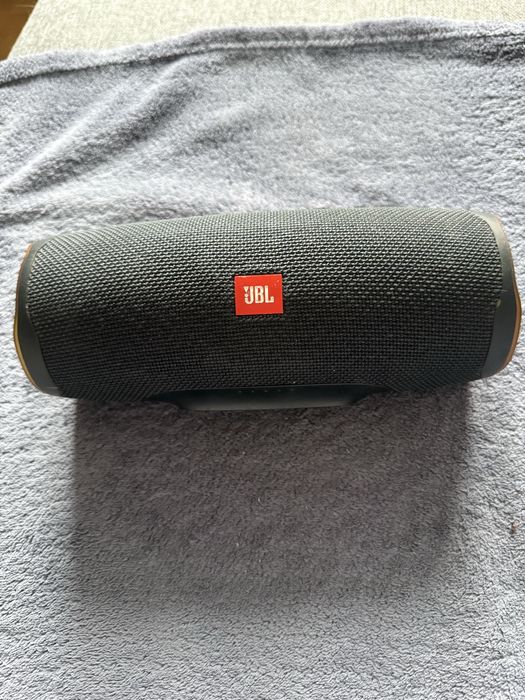 Głośnik JBL CHARGE 4 uszkodzony