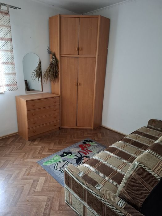 Цегляний будинок в селі Мотовилівська Слобідка, є піч