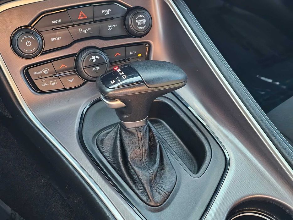Dodge Challenger      2020