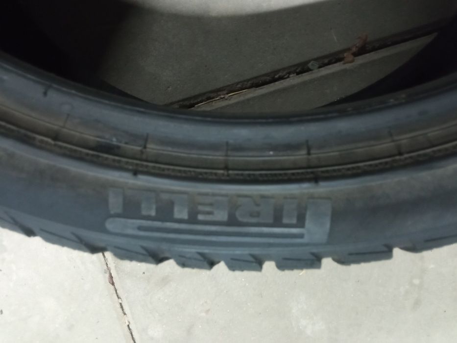 Para opon 255/35R21 98W Pirelli Sottozero 3