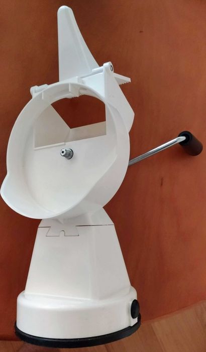 Máquina para picar, ralar ou moer (como nova)