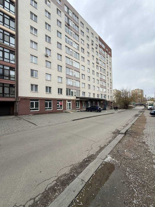 Оренда приміщення з фасадними вікнами, 226м2, біля Нової пошти