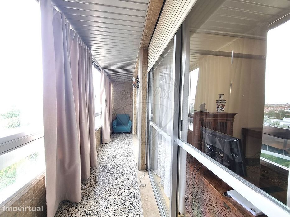 Apartamento T4 para arrendamento