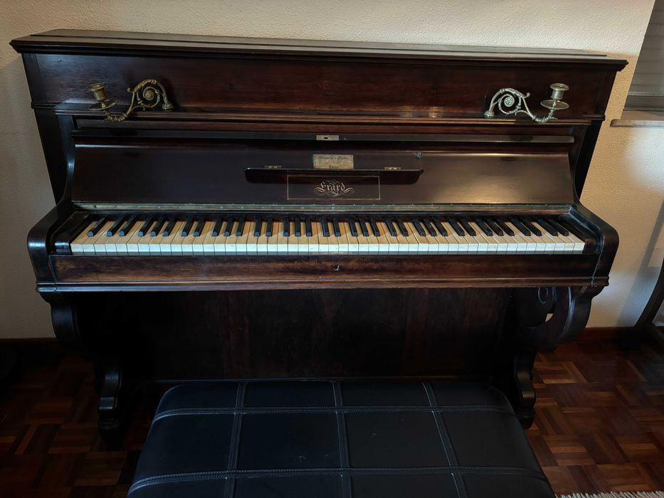 Piano antigo Erard