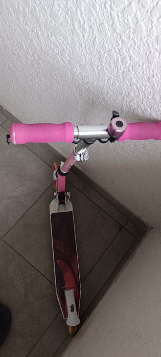 Дитячий самокат для дівчинки, рожевий.