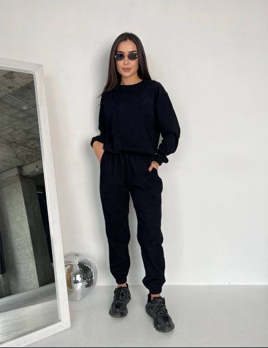 Новий жіночий велюровий костюм (M)