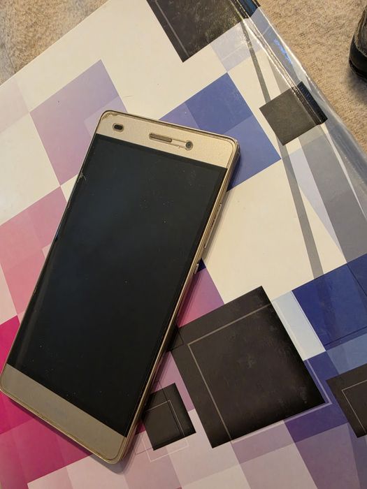 Huawei P8 lite złoty