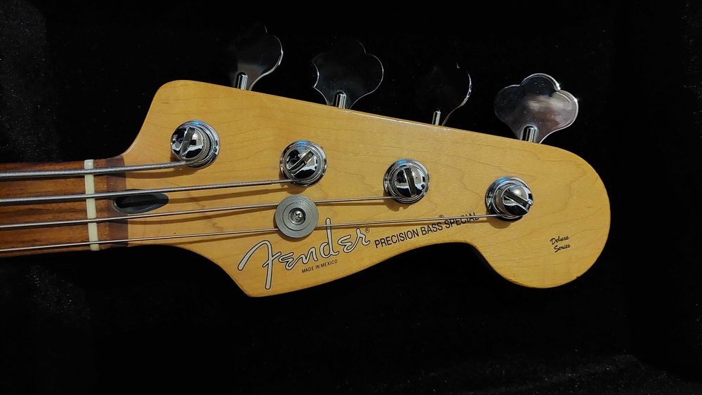 Baixo Fender Deluxe Active Precision Bass Special Black 2010