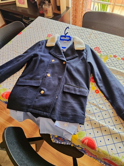 Vendo casaco e camisa com laço criança