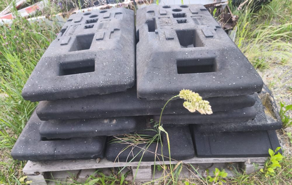 Podstawy   do znaków , znaki drogowe, zapory drogowe