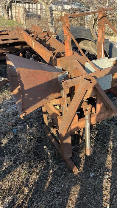 Подрібнювач гілок з транспортером