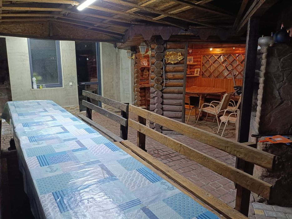 Дом для мероприятий бассейн, баня, генератор,до 45 чел. Почайна