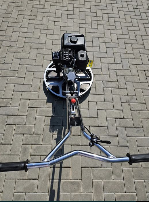 Затирочна бензинова машина для бетону Briggs & Stratton PT24 XR 5.0: П