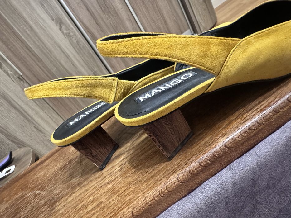 Босоніжки mango