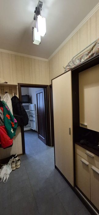 Продам прихожую  производство Польша,журнальный стол