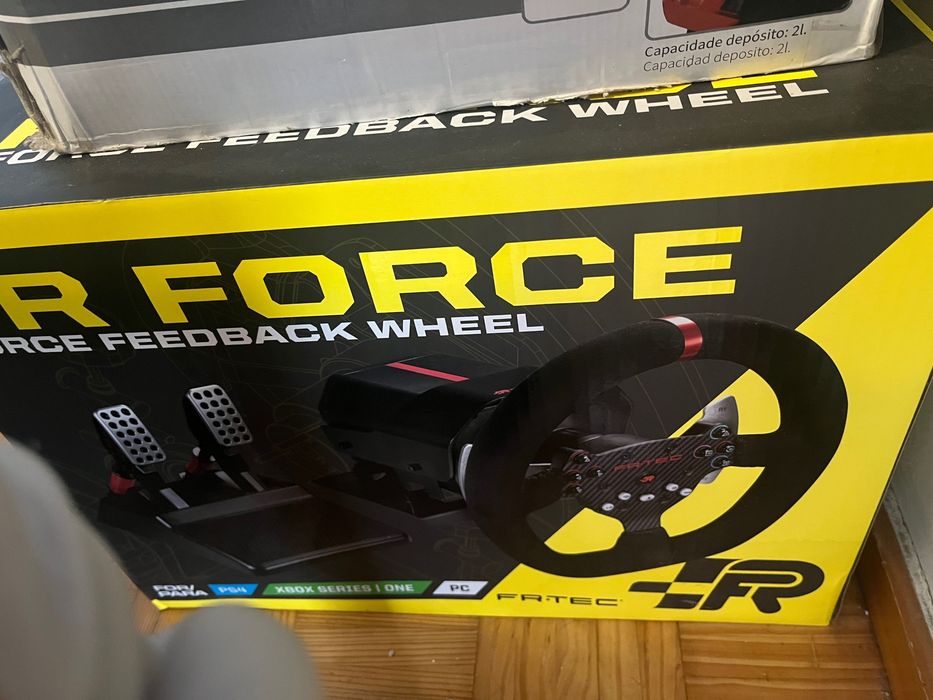 Volante para PC E dá pra PlayStation cinco