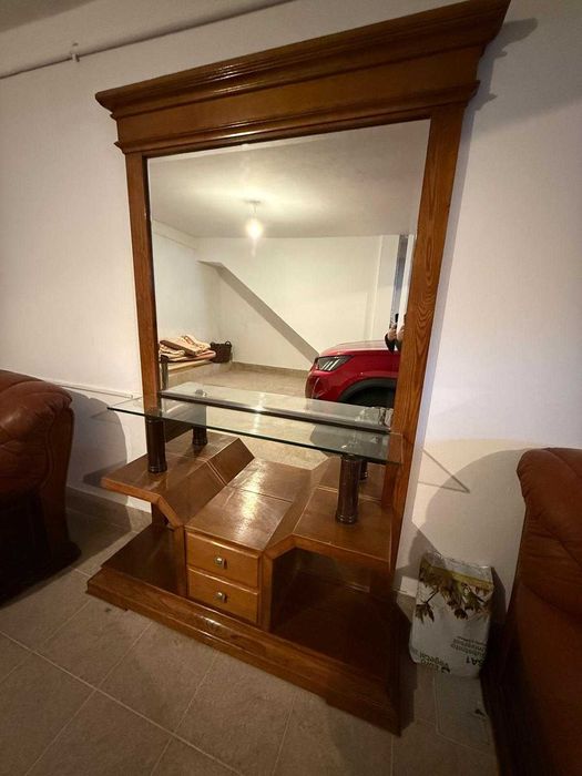 Sapateira de castanho com espelho