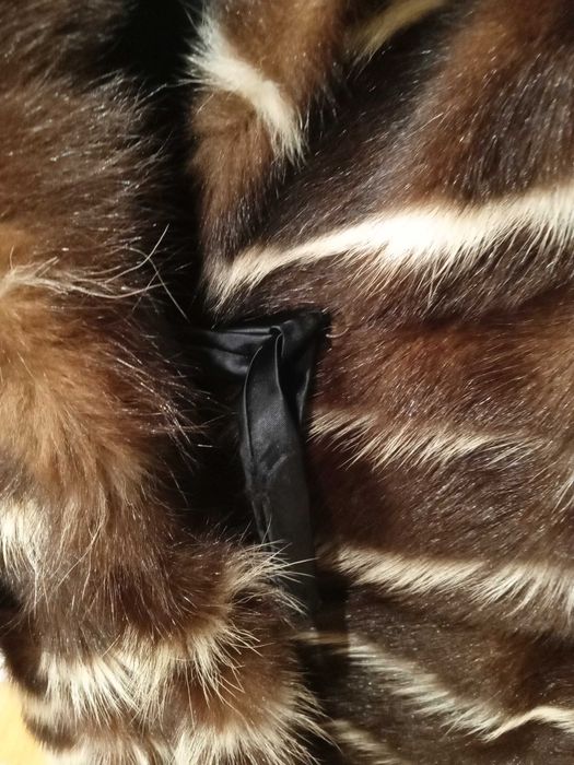 Casaco comprido em pelo Natural , nunca usado, Novo. NY