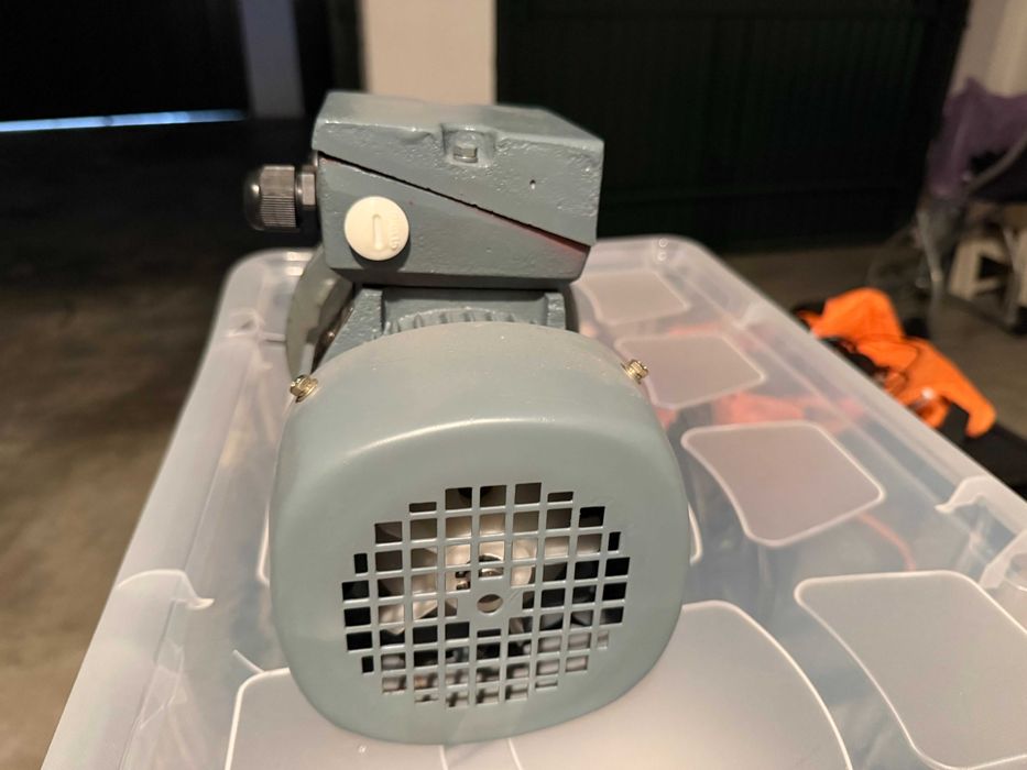 Motor Marathon Electric assíncrono trifásico