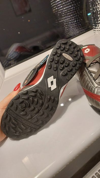 Buty piłkarskie lotto sportowe 38 halówki