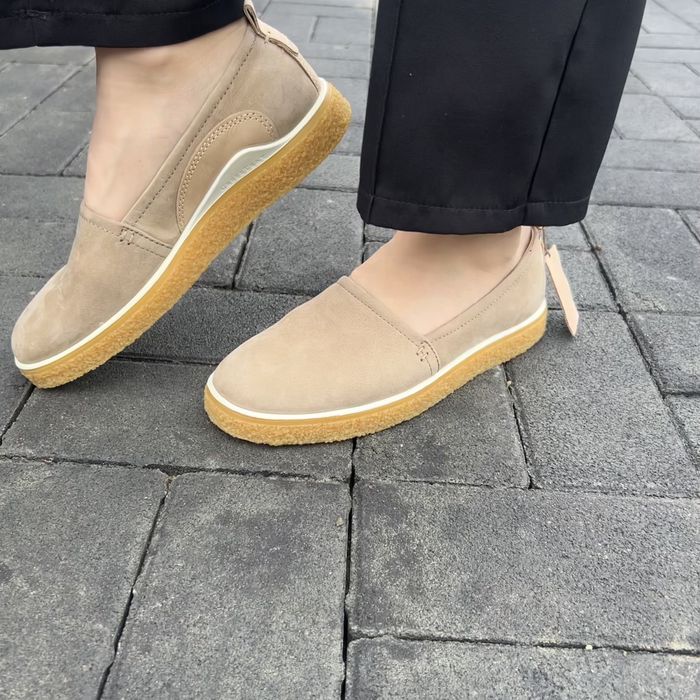 Красиві, стильні, шкіряні сліпони бренду ЕССО.